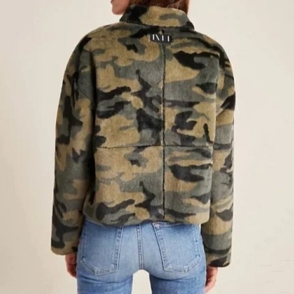 Beautiful Oversized Camo Faux Fur Modern Jacket Women | Size S - Picture 3 of 16